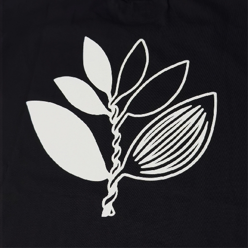 MAGENTA YIN TEE black